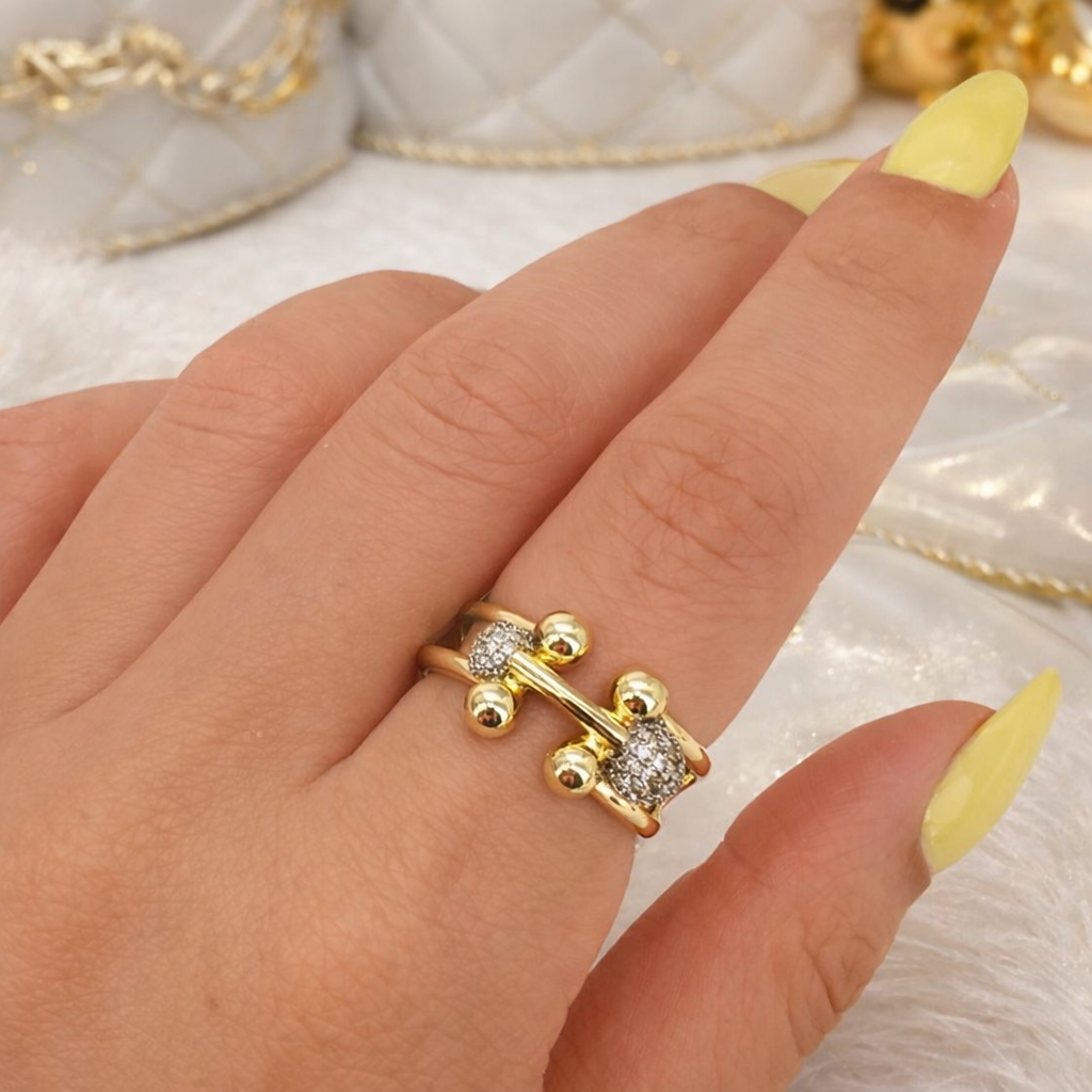 A bold yet elegant open ring