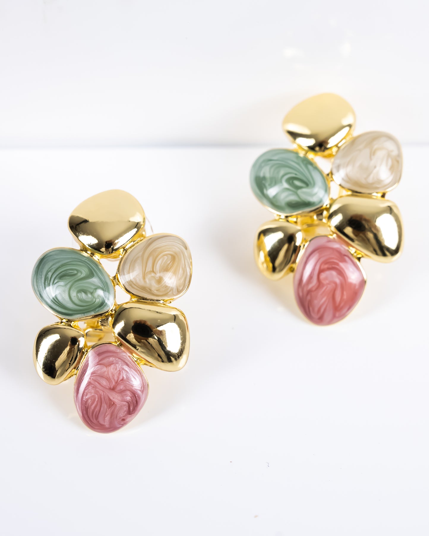 New stylish light colourful Dangle Earring