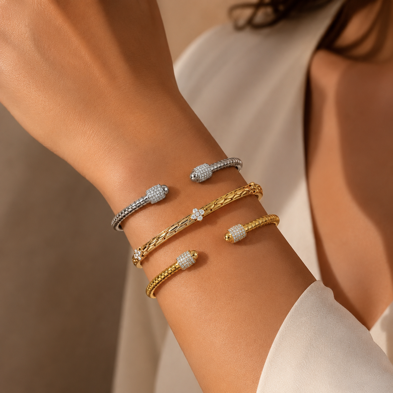 Pavé Open Gold Bangle