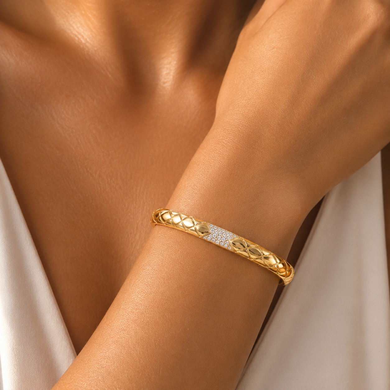Lattice Crystal Cuff